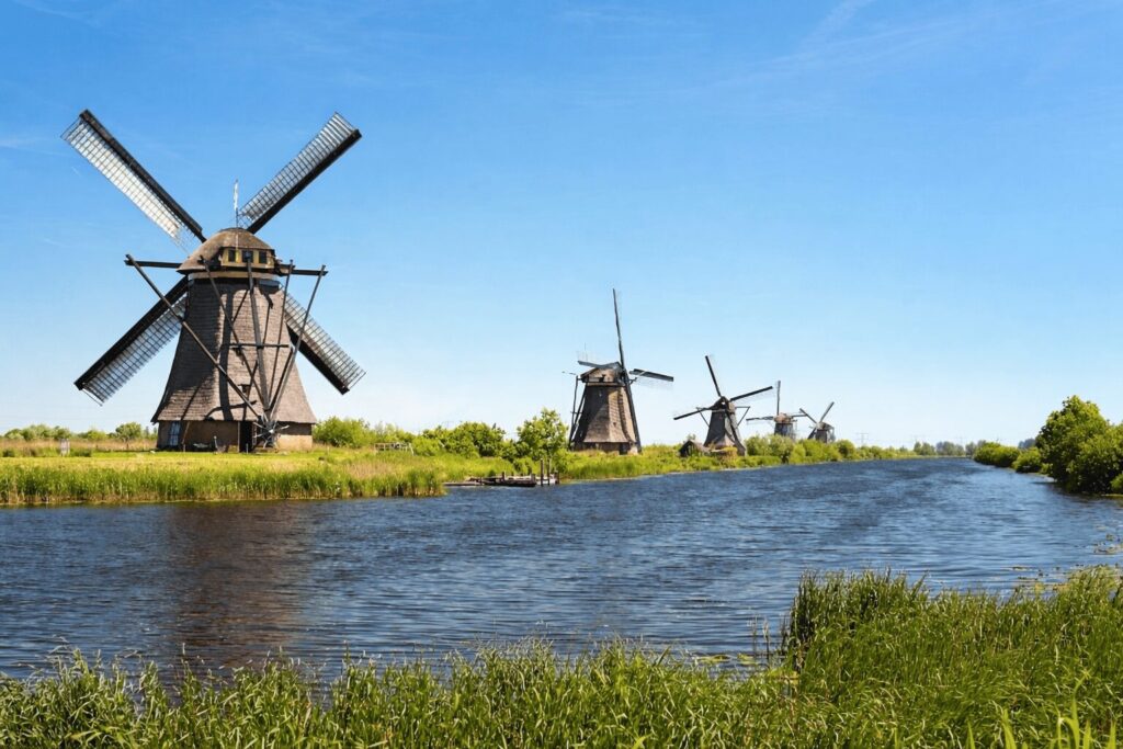 LP_Paises Bajos_Septiembre_2026 kinderdijk (1536×1024)
